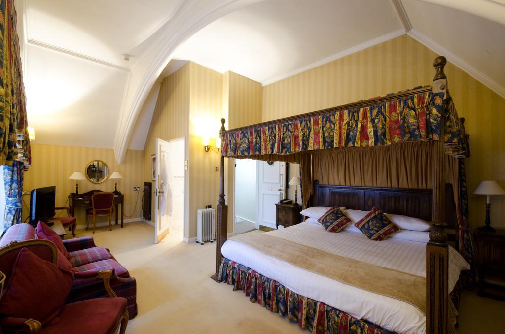 The Snooty Fox Hotel Tetbury Room photo